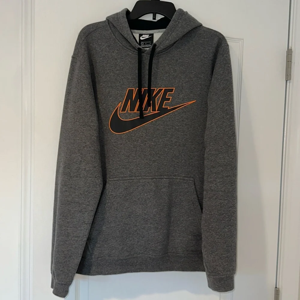 Nike Sweatshirt - Picture 1 of 3